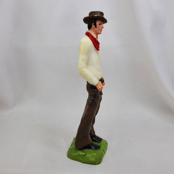 Vintage 1972 Western Cowboy Figurine 6" Tall Plastic Collectible Gun Figher - Picture 3 of 11
